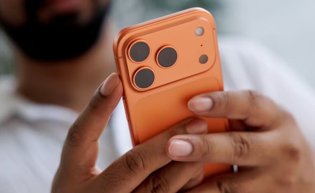 Apple se despide del iPhone naranja con la llegada del nuevo color Dark Cherry