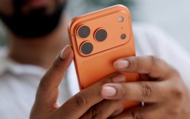 Apple se despide del iPhone naranja con la llegada del nuevo color Dark Cherry