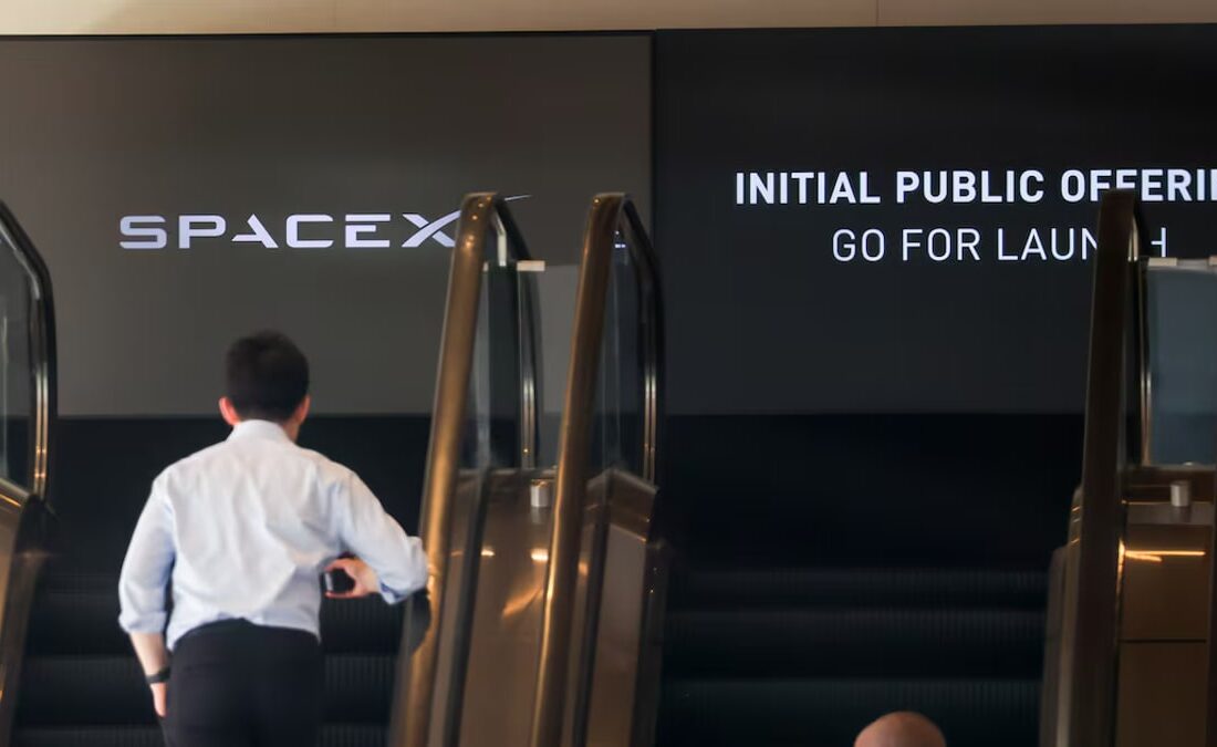 SpaceX debuta en Nasdaq tras OPI histórica de US$75.000 millones